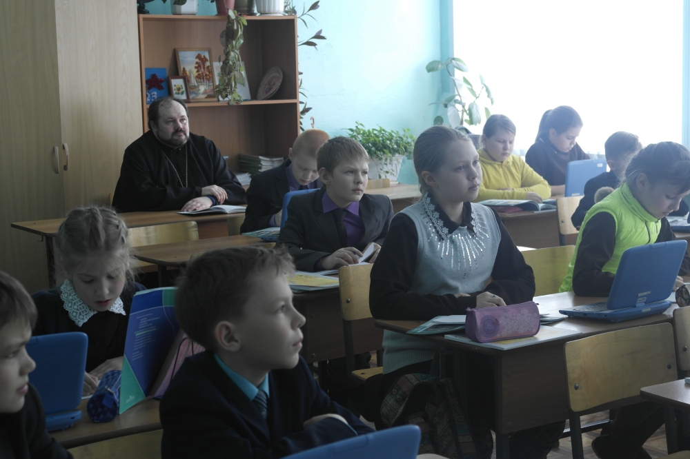 Помощник благочинного Городищенского округа посетил урок ОПК в Городищенской средней общеобразовательной школе