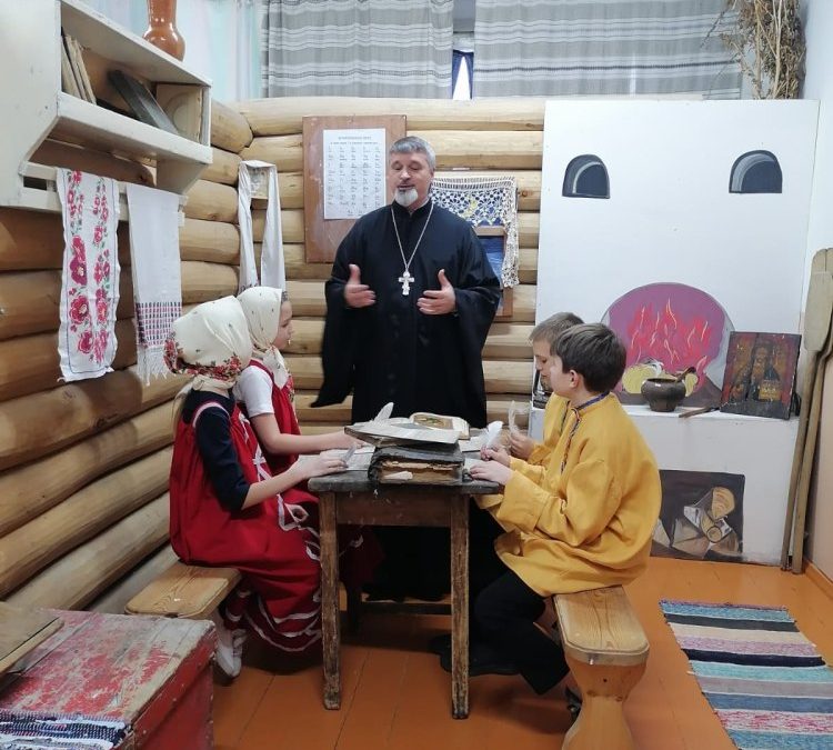 Священнослужитель встретился с учащимися средней общеобразовательной школы села Чаадаевка
