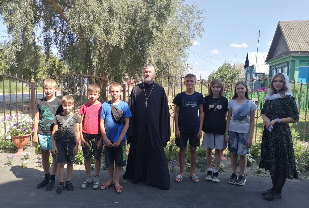 Священник встретился со школьниками села Чаадаевка