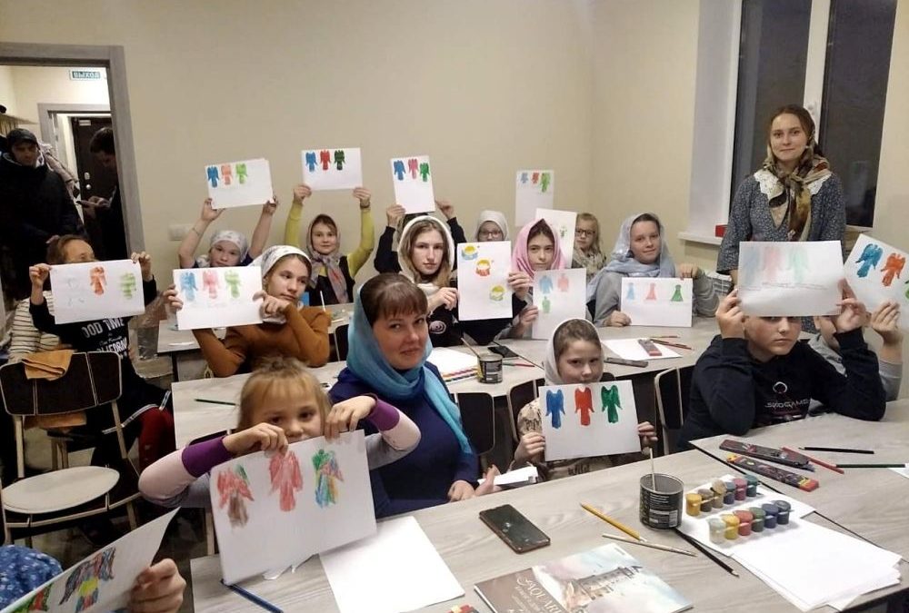 В воскресной школе с. Трофимовка состоялось первое занятие по иконописи для детей