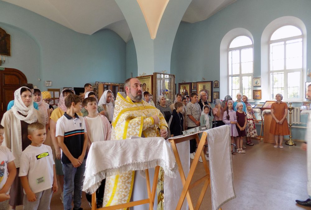 Молебен к началу учебного года состоялся в Казанском храме села Трофимовка