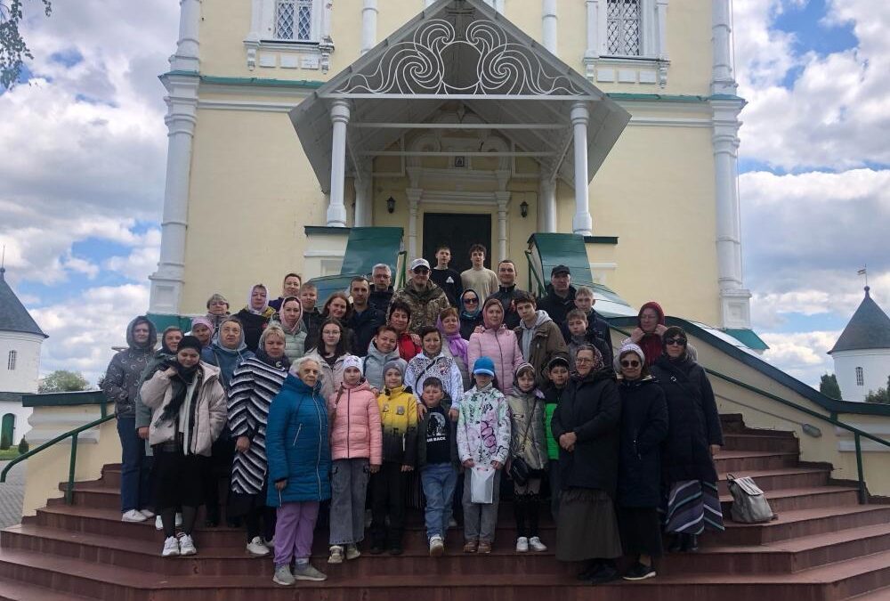 Отряд краеведов «Пешая слобода» совершил паломническую поездку