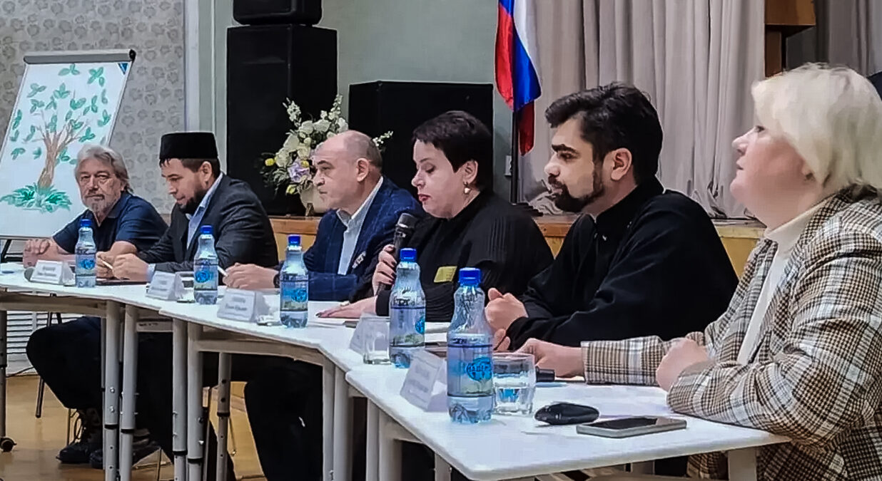 Председатель отдела религиозного образования и катехизации Пензенской епархии принял участие в работе диалоговой площадки в гимназии №42