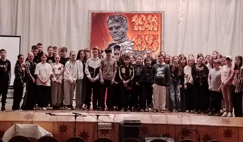 Священнослужитель рассказал школьникам о небесном покровителе русского воинства